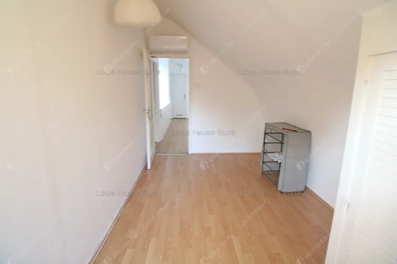 Kiadó albérlet 0 Ft/hó áron: ,   . Mérete:  nm, 1 szobás | Alberlet.hu - 6067711