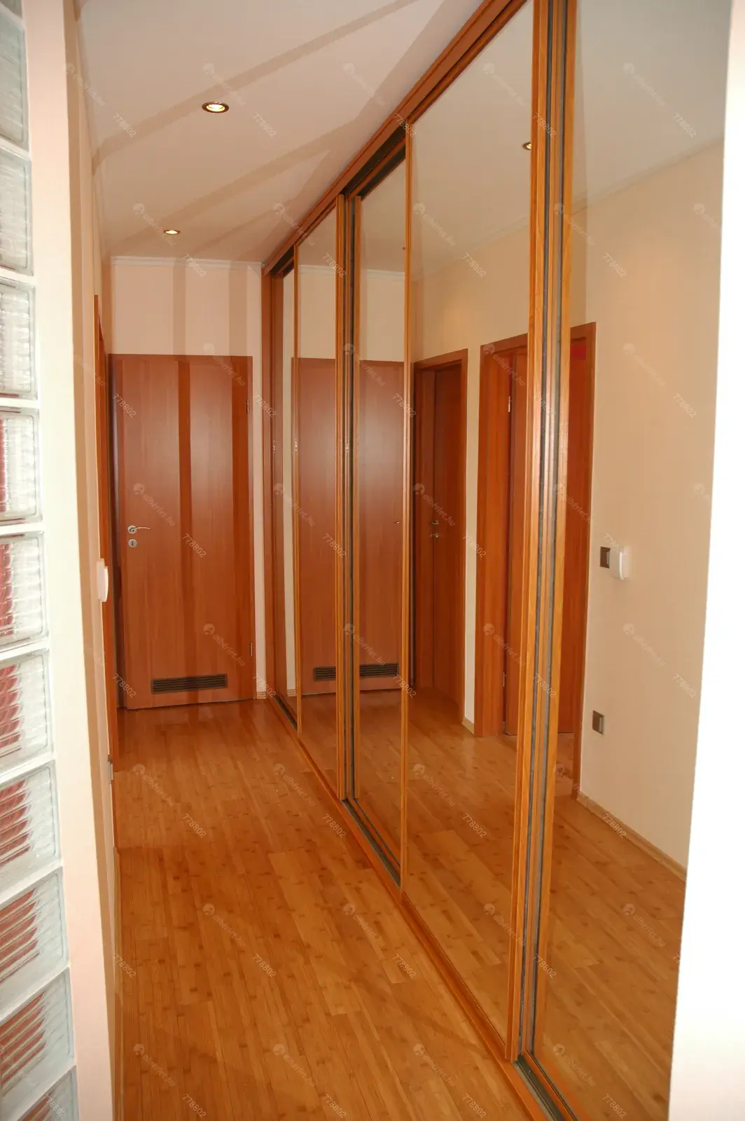 Kiadó albérlet 0 Ft/hó áron: ,   . Mérete:  nm, 1 szobás | Alberlet.hu - 6732001