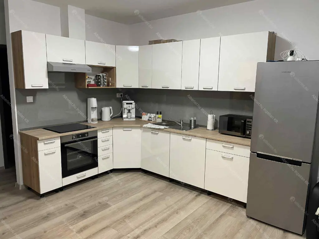 Kiadó albérlet 200000 Ft/hó áron: Aszód,  Kossuth Lajos utca. Mérete: 56 nm, 3 szobás | Alberlet.hu - 6676884