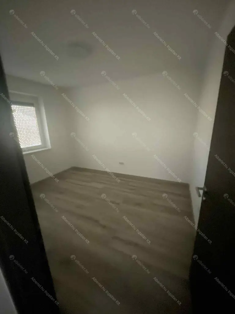 Kiadó albérlet 200000 Ft/hó áron: Aszód,  Kossuth Lajos utca. Mérete: 56 nm, 3 szobás | Alberlet.hu - 6676887