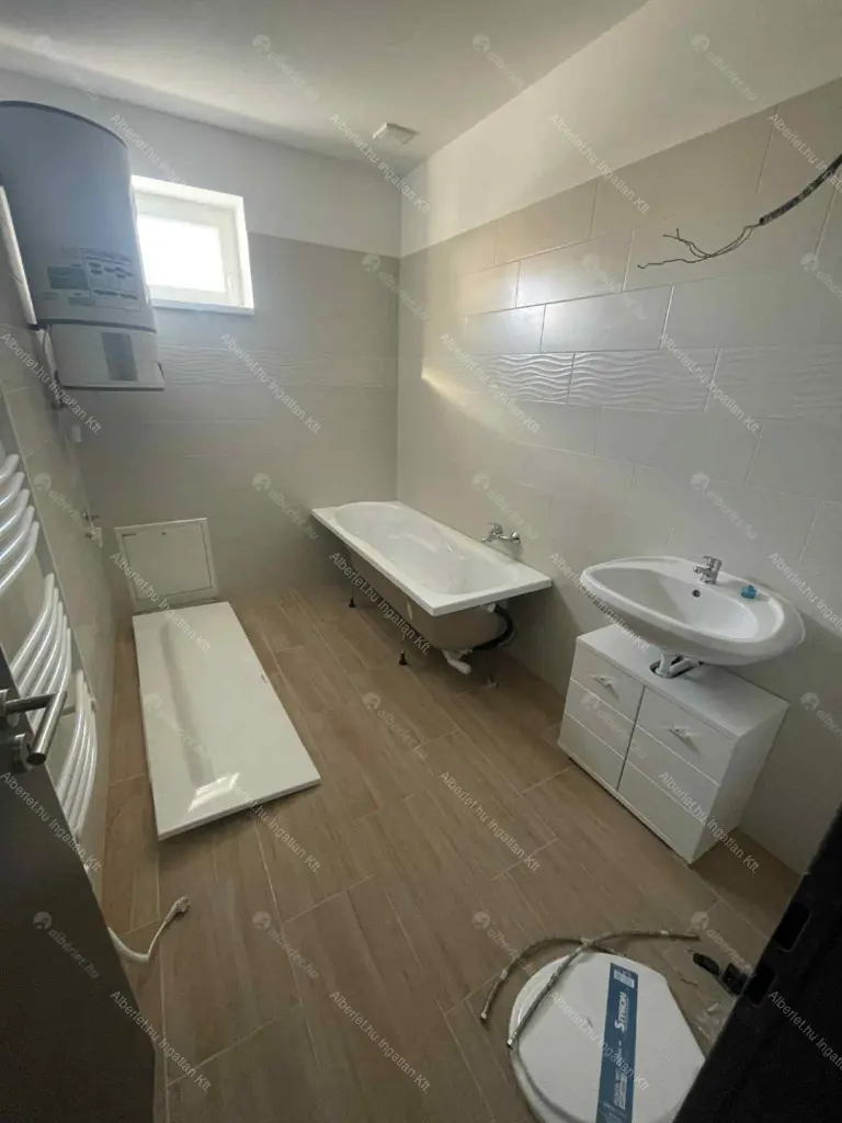 Kiadó albérlet 200000 Ft/hó áron: Aszód,  Kossuth Lajos utca. Mérete: 56 nm, 3 szobás | Alberlet.hu - 6676888