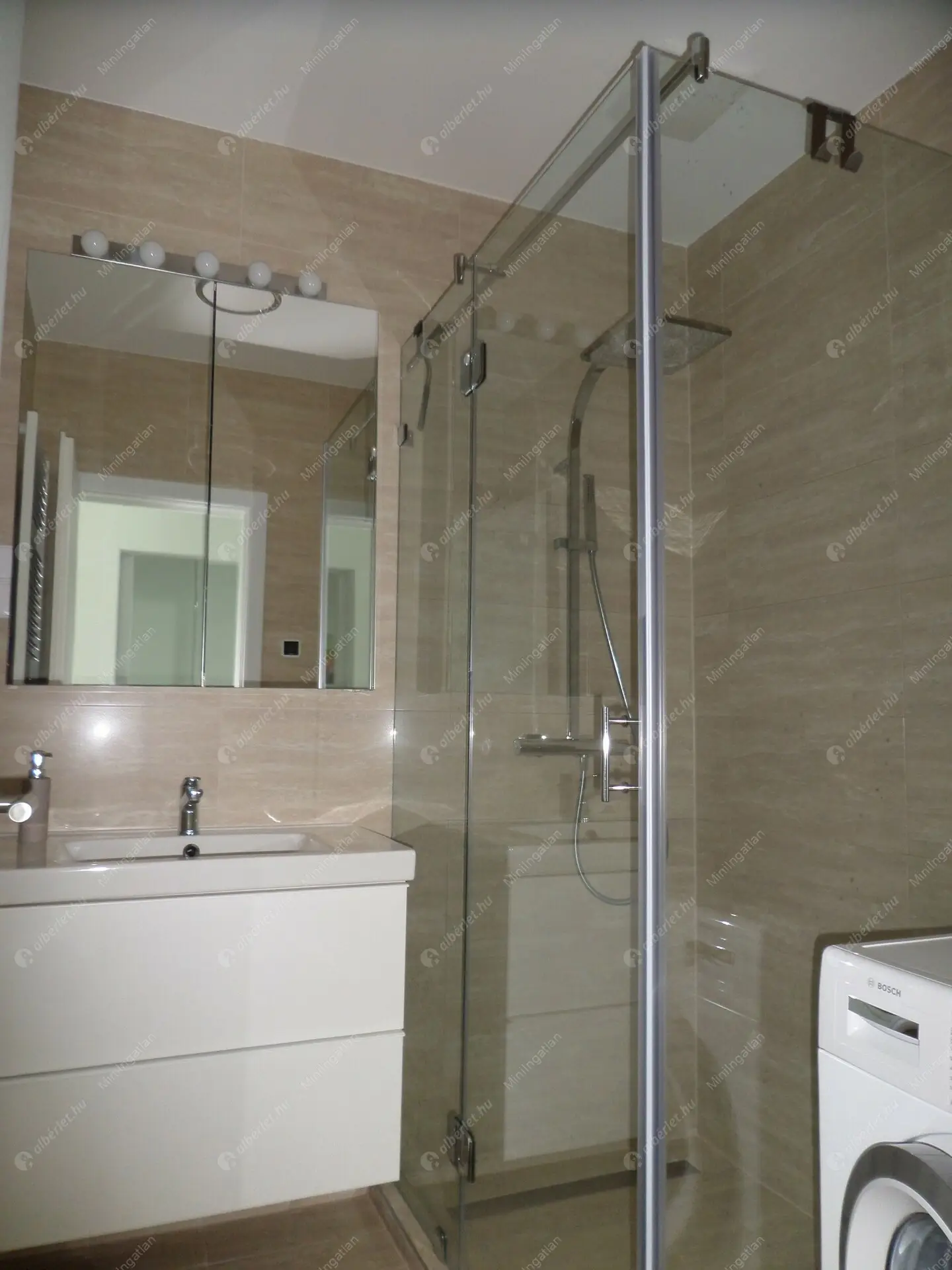 Kiadó albérlet 582000 Ft/hó áron: Balatonfüred,  Széchenyi utca. Mérete: 65 nm, 3 szobás | Alberlet.hu - 6314727