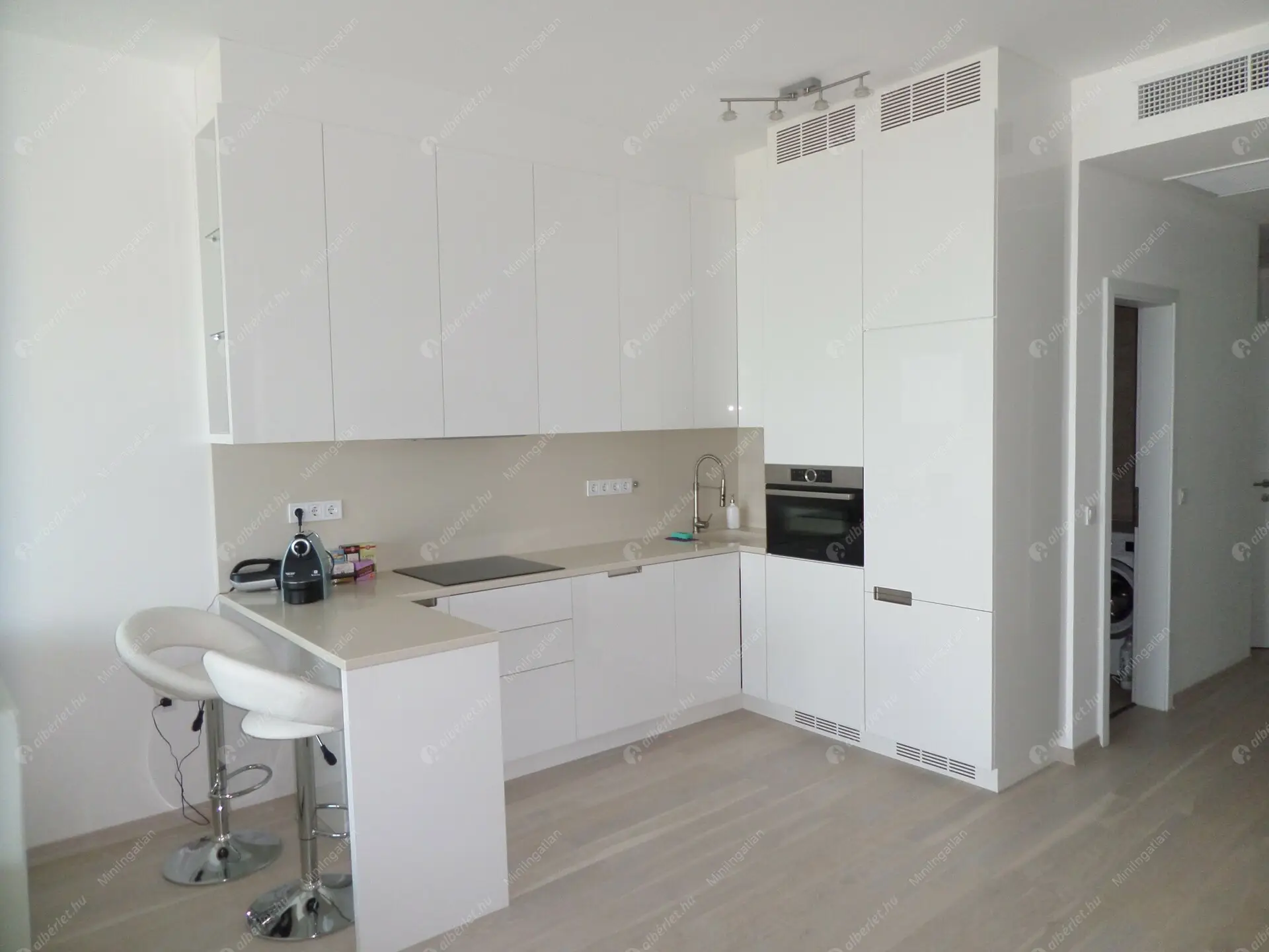 Kiadó albérlet 582000 Ft/hó áron: Balatonfüred,  Széchenyi utca. Mérete: 65 nm, 3 szobás | Alberlet.hu - 6314728