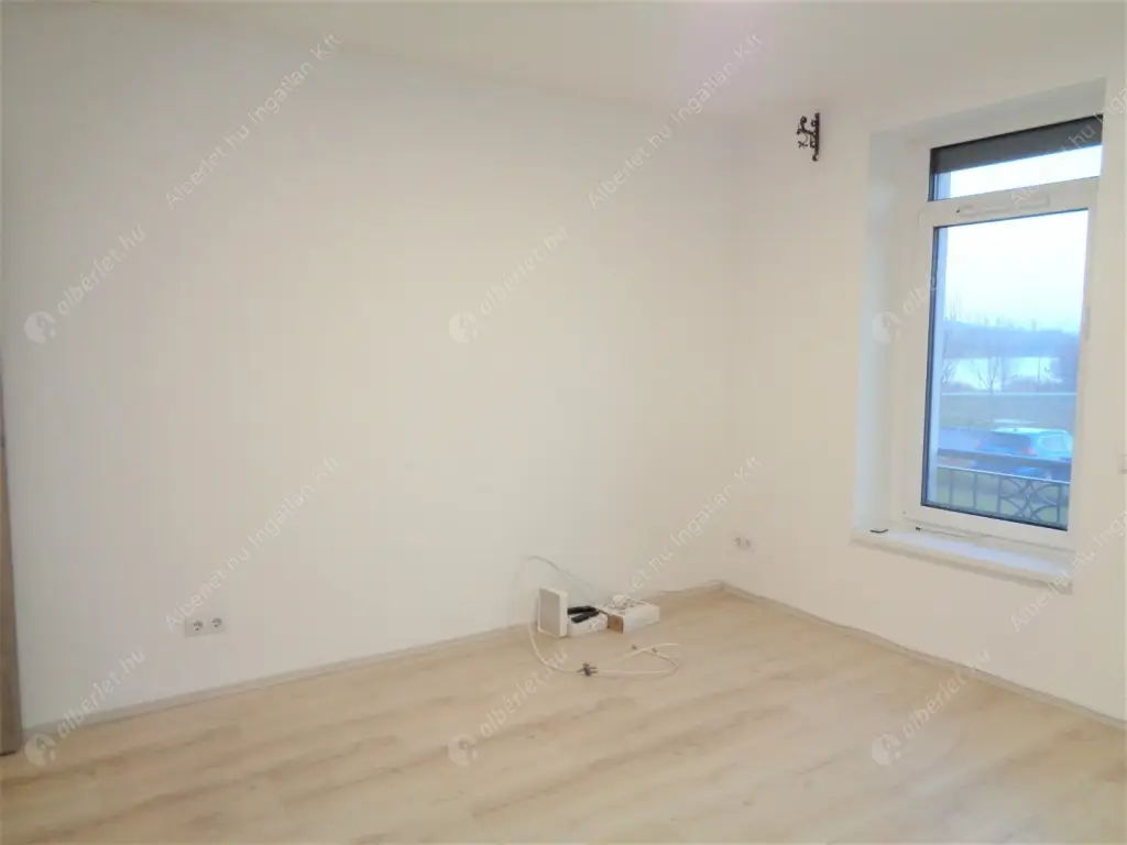 Kiadó albérlet 320000 Ft/hó áron: Biatorbágy,  Kőris utca. Mérete: 72 nm, 2 szobás | Alberlet.hu - 6629157