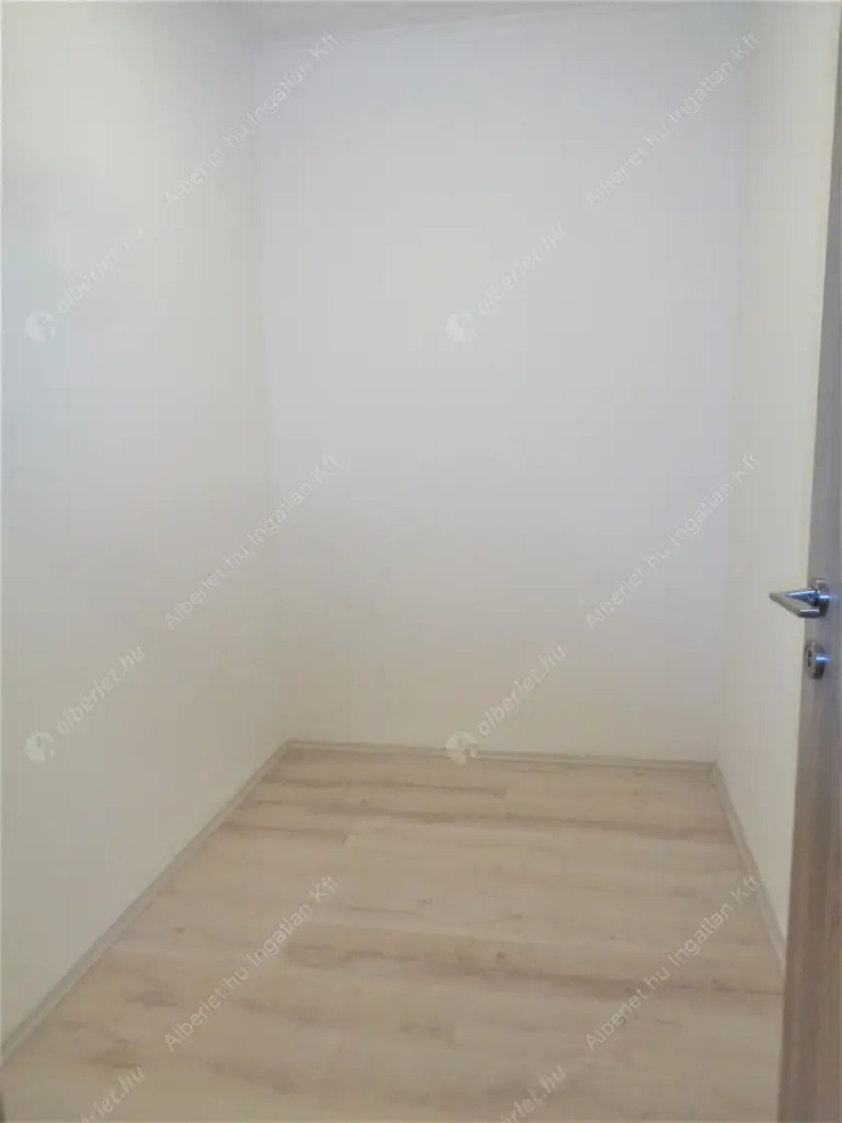 Kiadó albérlet 320000 Ft/hó áron: Biatorbágy,  Kőris utca. Mérete: 72 nm, 2 szobás | Alberlet.hu - 6629166