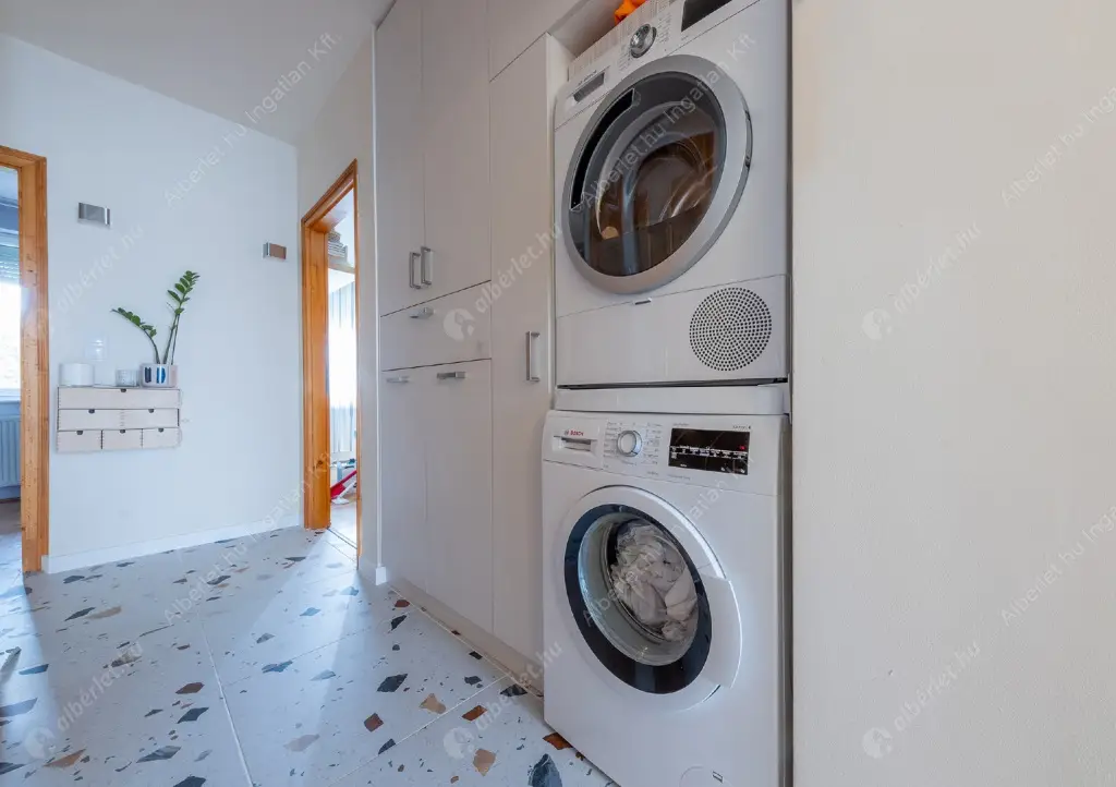 Kiadó albérlet 400000 Ft/hó áron: Biatorbágy,  Rosenbach János utca. Mérete: 86 nm, 4 szobás | Alberlet.hu - 6581161