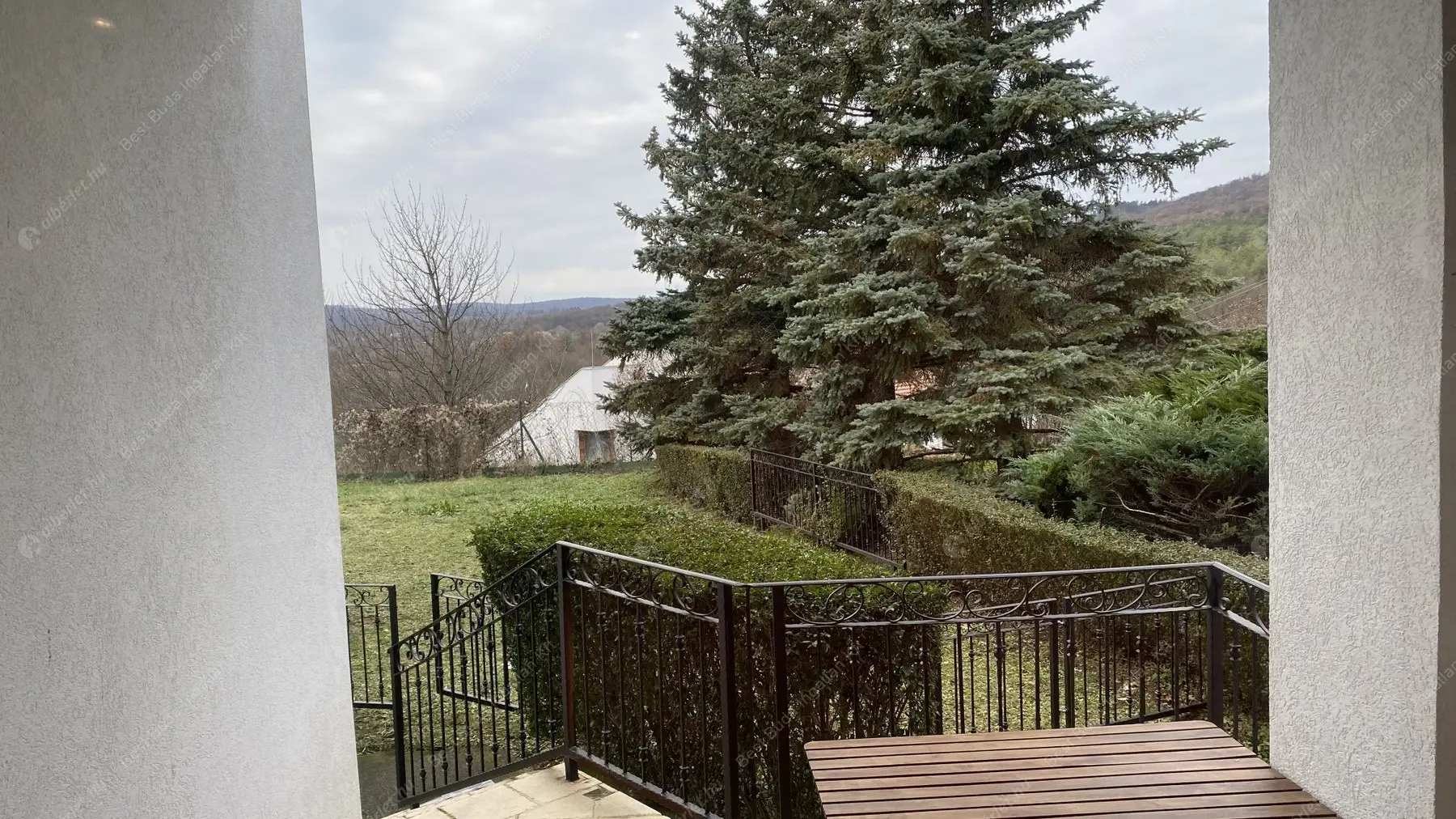 Kiadó albérlet 450000 Ft/hó áron: Budakeszi,  Barackvirág utca. Mérete: 200 nm, 4 szobás | Alberlet.hu - 6157261