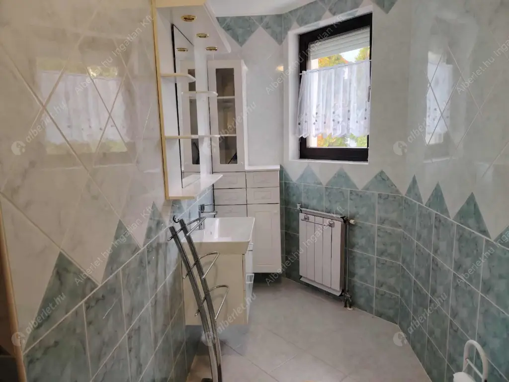 Kiadó albérlet 480000 Ft/hó áron: Budakeszi,  Mandula utca. Mérete: 150 nm, 5 szobás | Alberlet.hu - 6560759