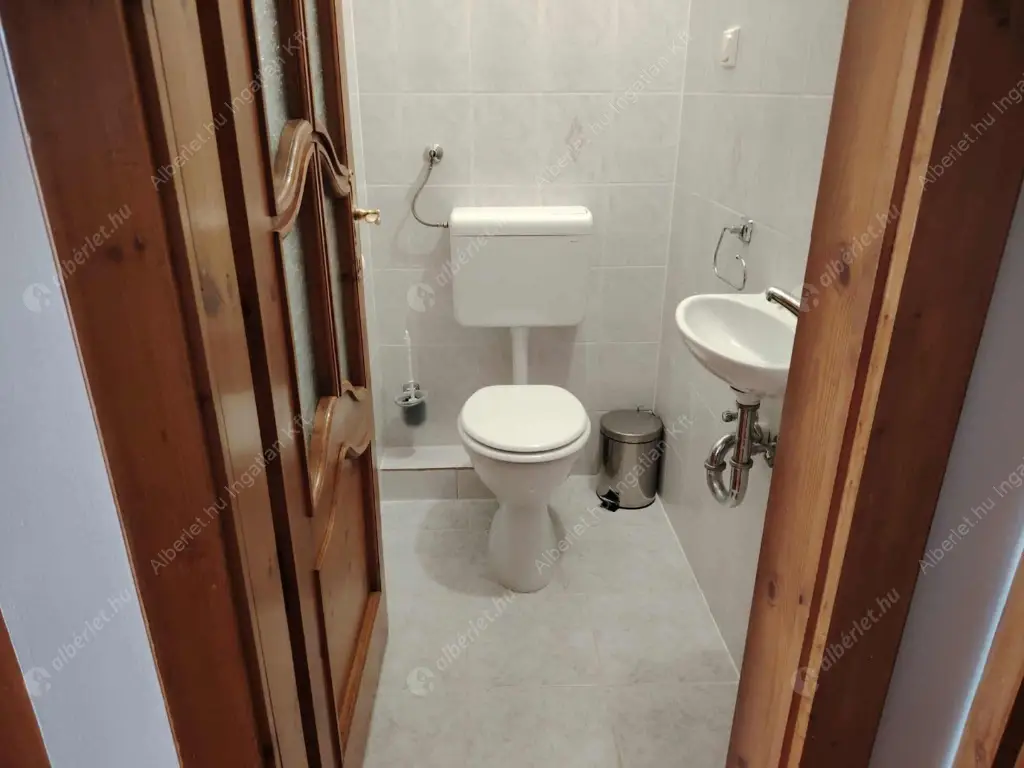 Kiadó albérlet 480000 Ft/hó áron: Budakeszi,  Mandula utca. Mérete: 150 nm, 5 szobás | Alberlet.hu - 6560762