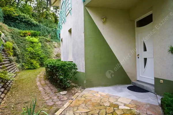 Kiadó albérlet 850000 Ft/hó áron: Budakeszi,  Virágvölgy utca. Mérete: 280 nm, 4 szobás | Alberlet.hu - 6245528