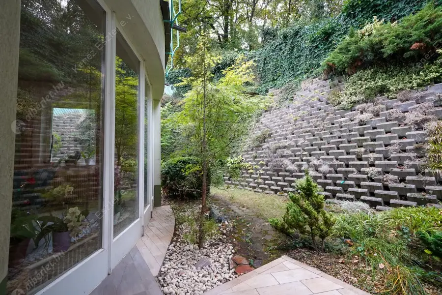 Kiadó albérlet 850000 Ft/hó áron: Budakeszi,  Virágvölgy utca. Mérete: 280 nm, 4 szobás | Alberlet.hu - 6245545