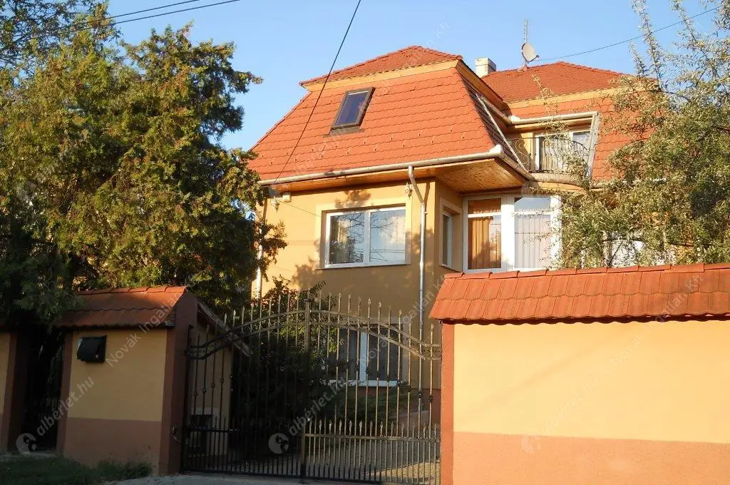 Kiadó albérlet 680000 Ft/hó áron: Budaörs,  Hóvirág . Mérete: 230 nm, 5 szobás | Alberlet.hu - 6505016