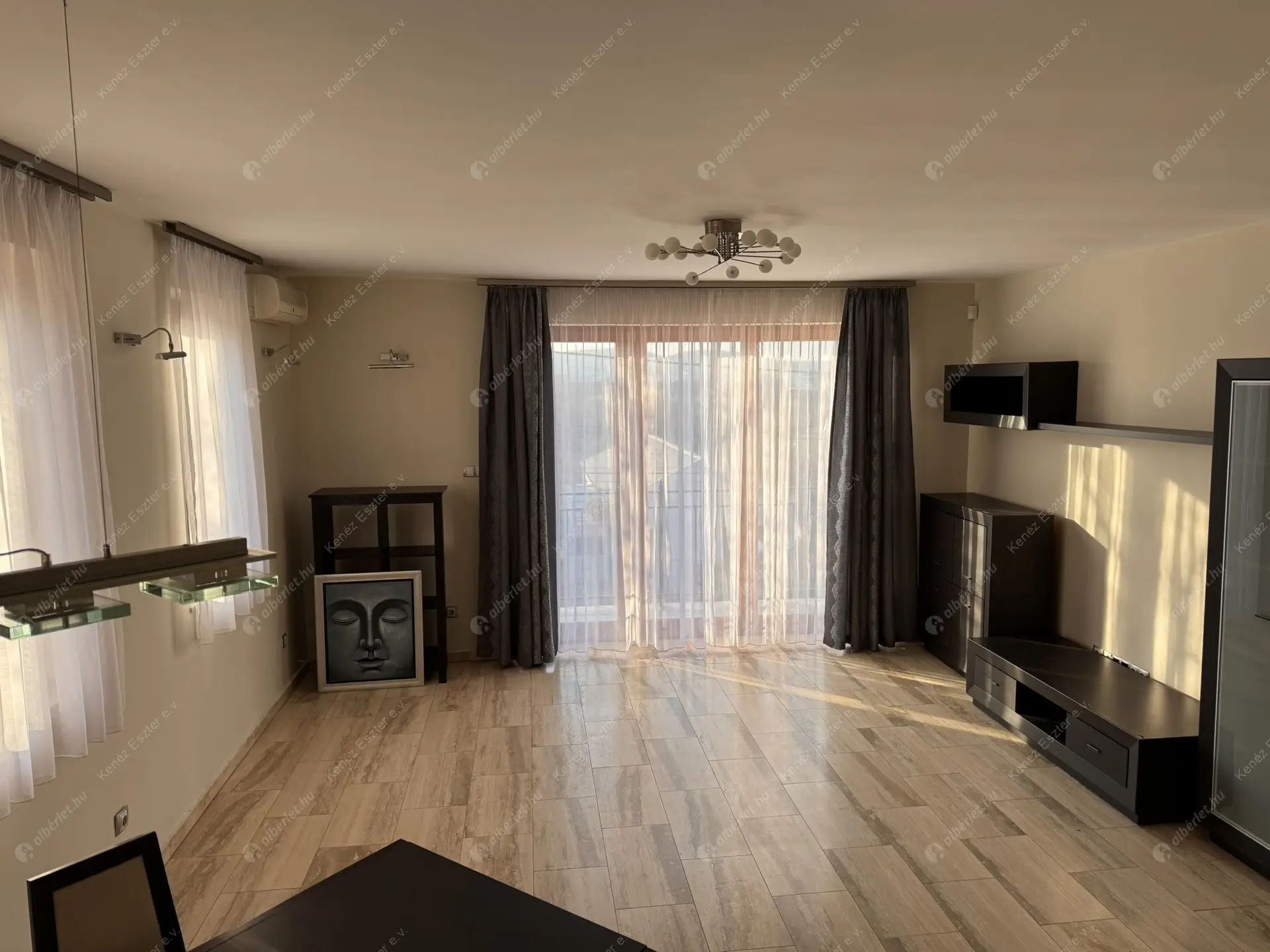 Kiadó albérlet 650000 Ft/hó áron: Budaörs,  Hóvirág utca. Mérete: 130 nm, 4 szobás | Alberlet.hu - 6382097