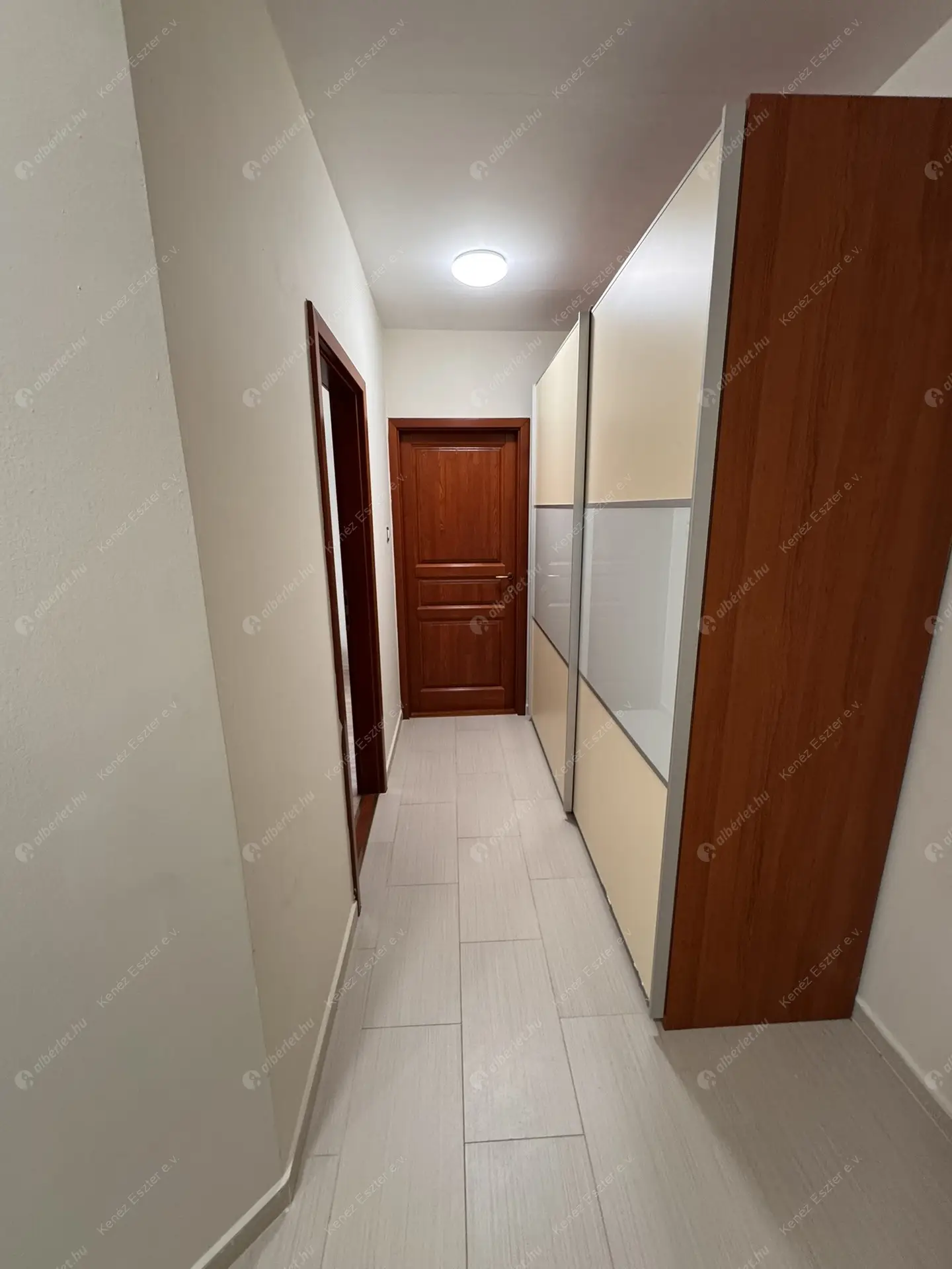 Kiadó albérlet 650000 Ft/hó áron: Budaörs,  Hóvirág utca. Mérete: 130 nm, 4 szobás | Alberlet.hu - 6382109