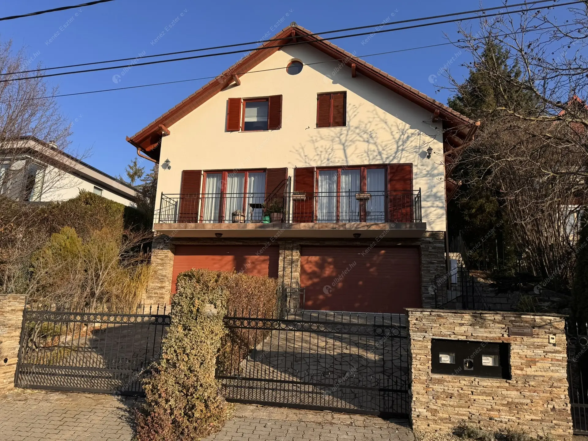 Kiadó albérlet 650000 Ft/hó áron: Budaörs,  Hóvirág utca. Mérete: 130 nm, 4 szobás | Alberlet.hu - 6382117