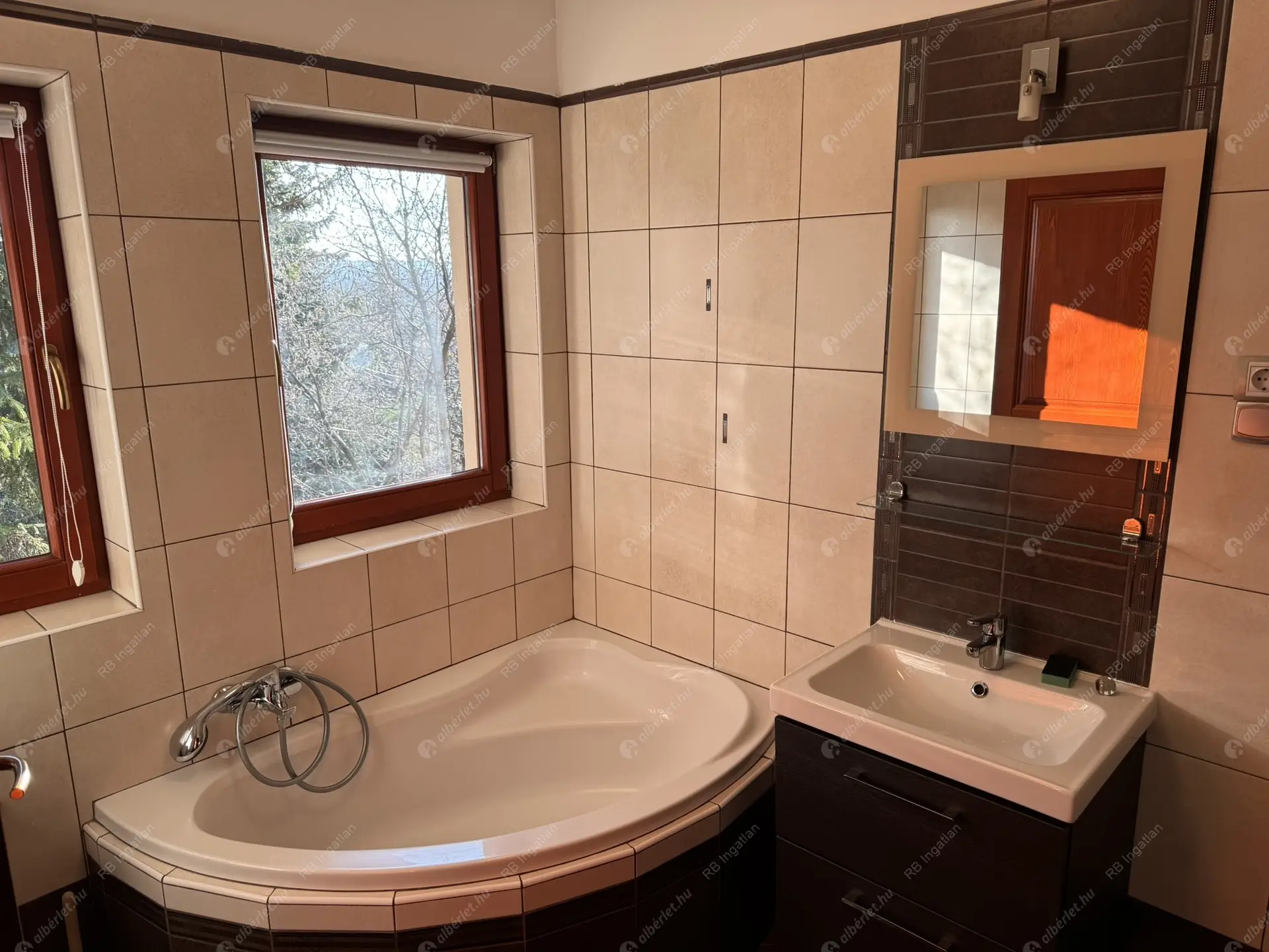 Kiadó albérlet 590000 Ft/hó áron: Budaörs,  Hóvirág utca. Mérete: 130 nm, 4 szobás | Alberlet.hu - 6404660