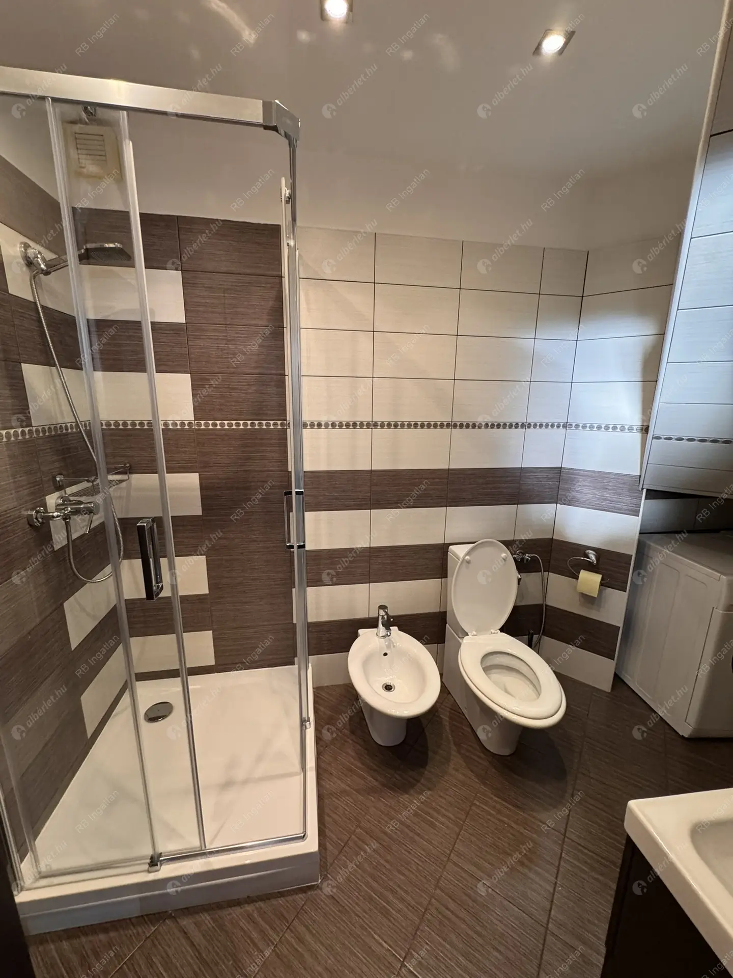 Kiadó albérlet 590000 Ft/hó áron: Budaörs,  Hóvirág utca. Mérete: 130 nm, 4 szobás | Alberlet.hu - 6404663