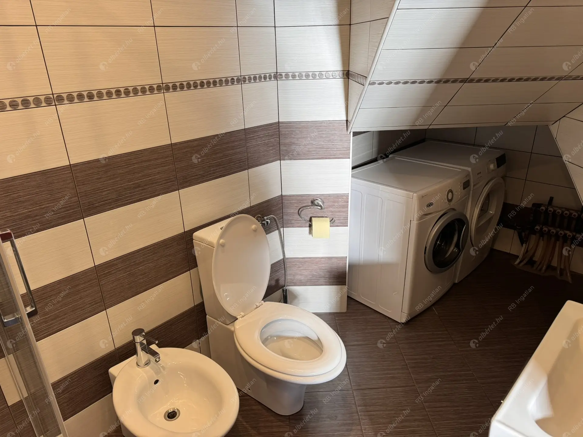 Kiadó albérlet 590000 Ft/hó áron: Budaörs,  Hóvirág utca. Mérete: 130 nm, 4 szobás | Alberlet.hu - 6404665