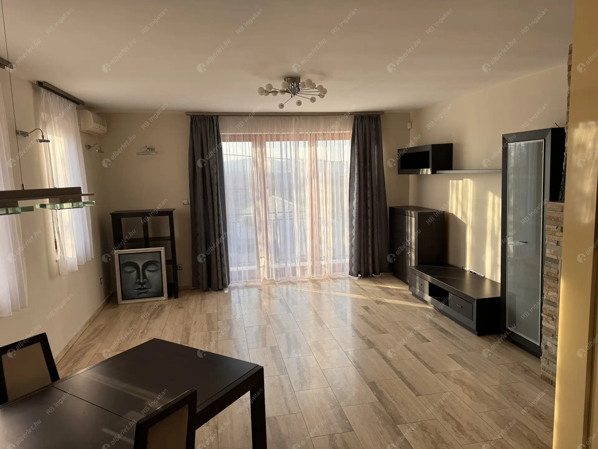 Kiadó albérlet 590000 Ft/hó áron: Budaörs,  Hóvirág utca. Mérete: 130 nm, 4 szobás | Alberlet.hu - 6404672