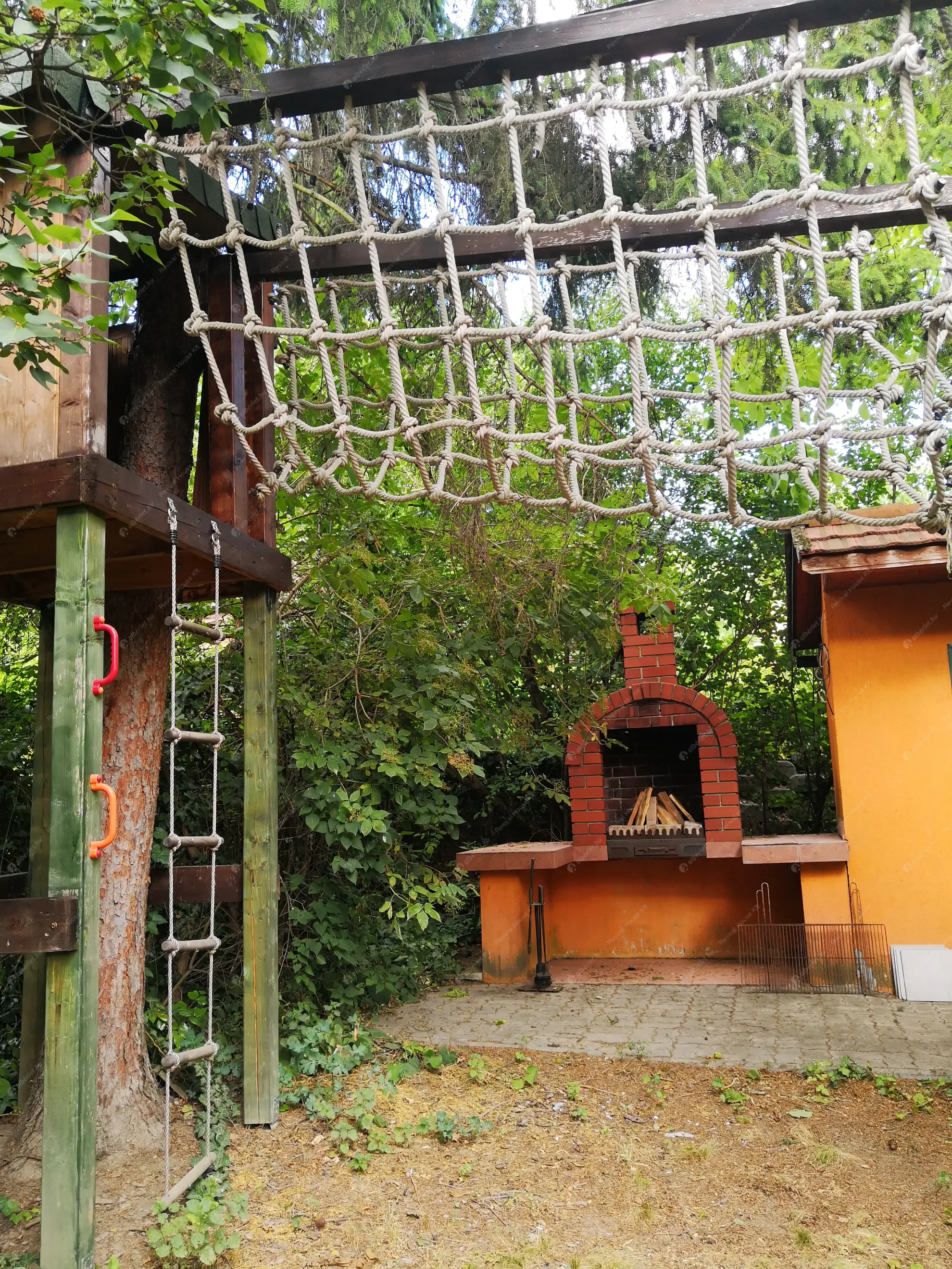 Kiadó albérlet 780000 Ft/hó áron: Budaörs,  Hóvirág utca. Mérete: 230 nm, 5 szobás | Alberlet.hu - 6556815