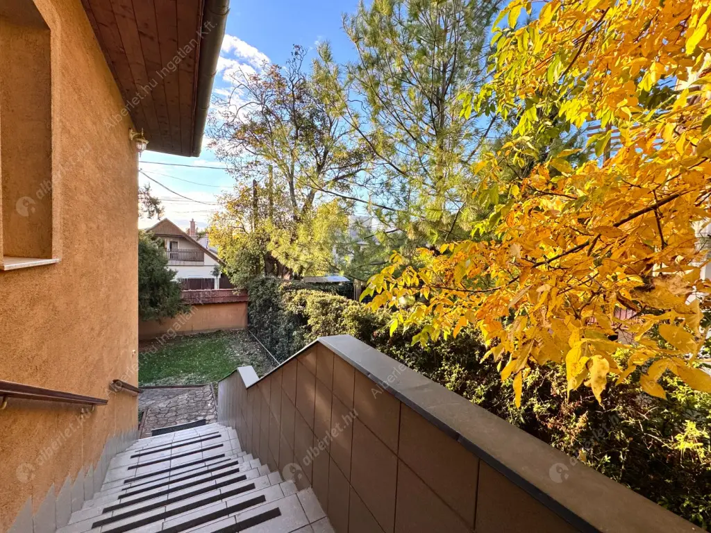 Kiadó albérlet 630000 Ft/hó áron: Budaörs,  Hóvirág utca. Mérete: 230 nm, 5 szobás | Alberlet.hu - 6587558