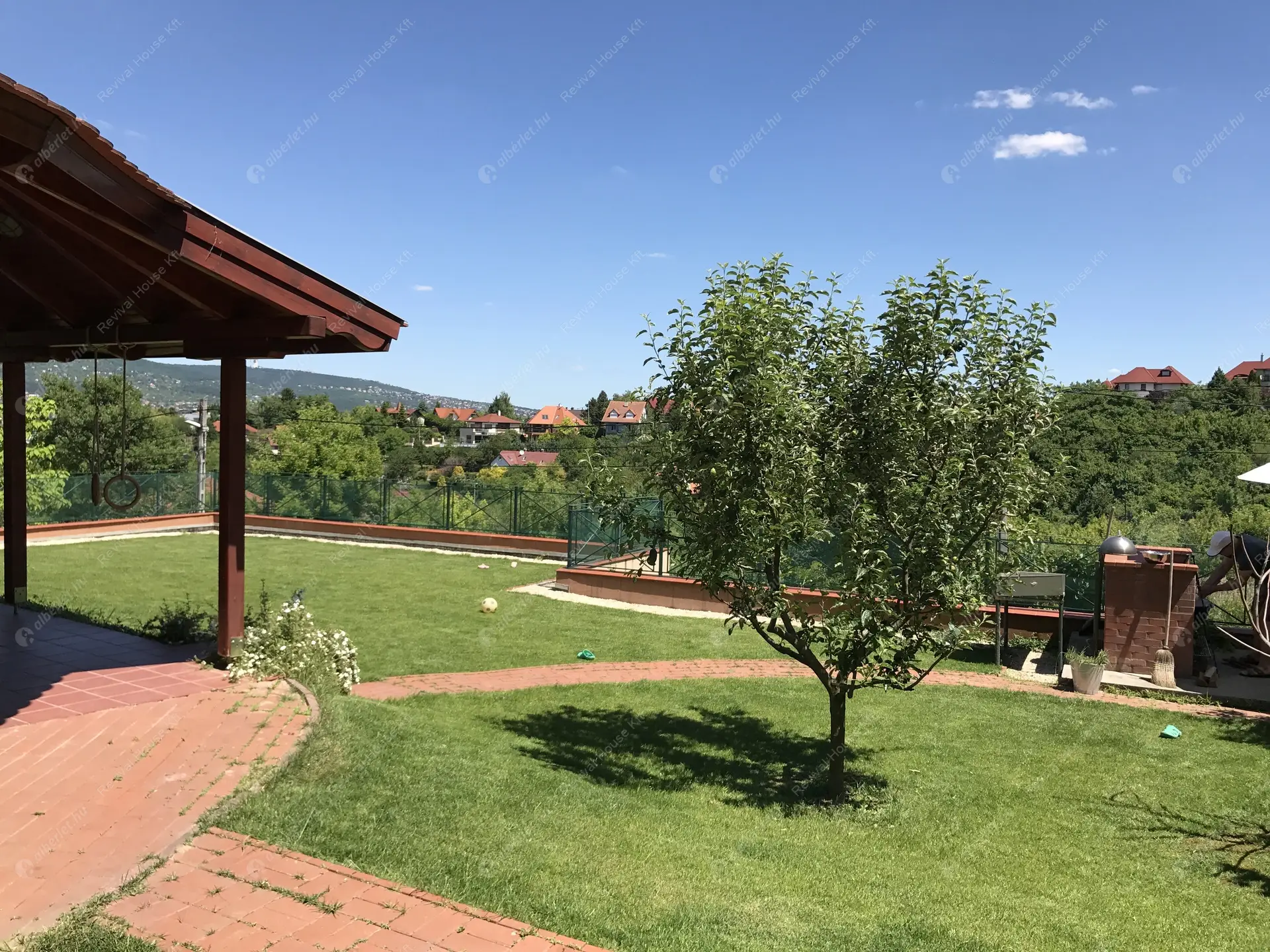 Kiadó albérlet 780000 Ft/hó áron: Budaörs,  Sólyom utca. Mérete: 270 nm, 6 szobás | Alberlet.hu - 6435355