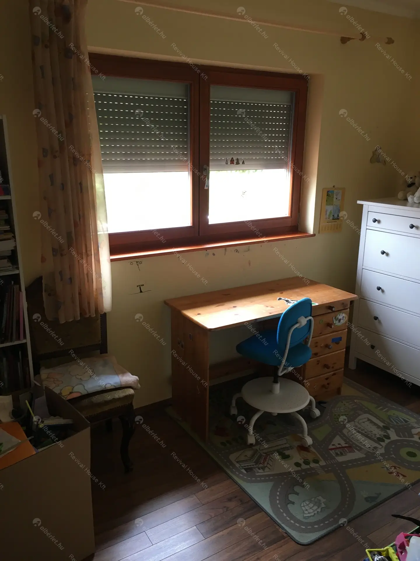 Kiadó albérlet 780000 Ft/hó áron: Budaörs,  Sólyom utca. Mérete: 270 nm, 6 szobás | Alberlet.hu - 6435359