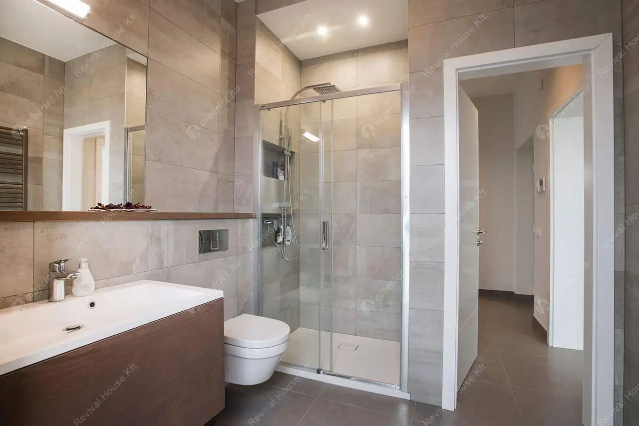 Kiadó albérlet 2000000 Ft/hó áron: Budaörs,  Törökugrató utca. Mérete: 155 nm, 5 szobás | Alberlet.hu - 6590610