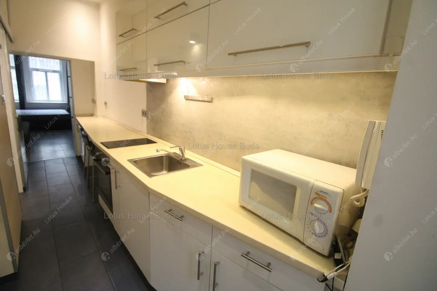 Kiadó albérlet 190000 Ft/hó áron: Budapest, I. kerület  Aladár utca. Mérete: 27 nm, 1 szobás | Alberlet.hu - 6557838