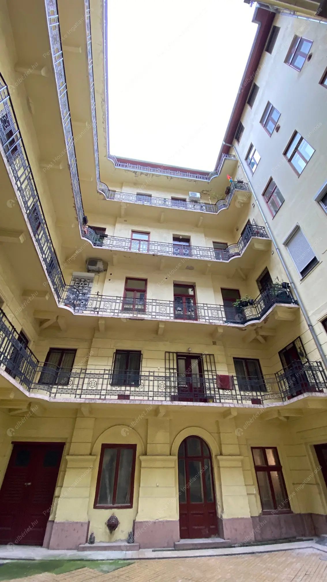 Kiadó albérlet 170000 Ft/hó áron: Budapest, I. kerület  Attila út. Mérete: 27 nm, 1 szobás | Alberlet.hu - 6580398