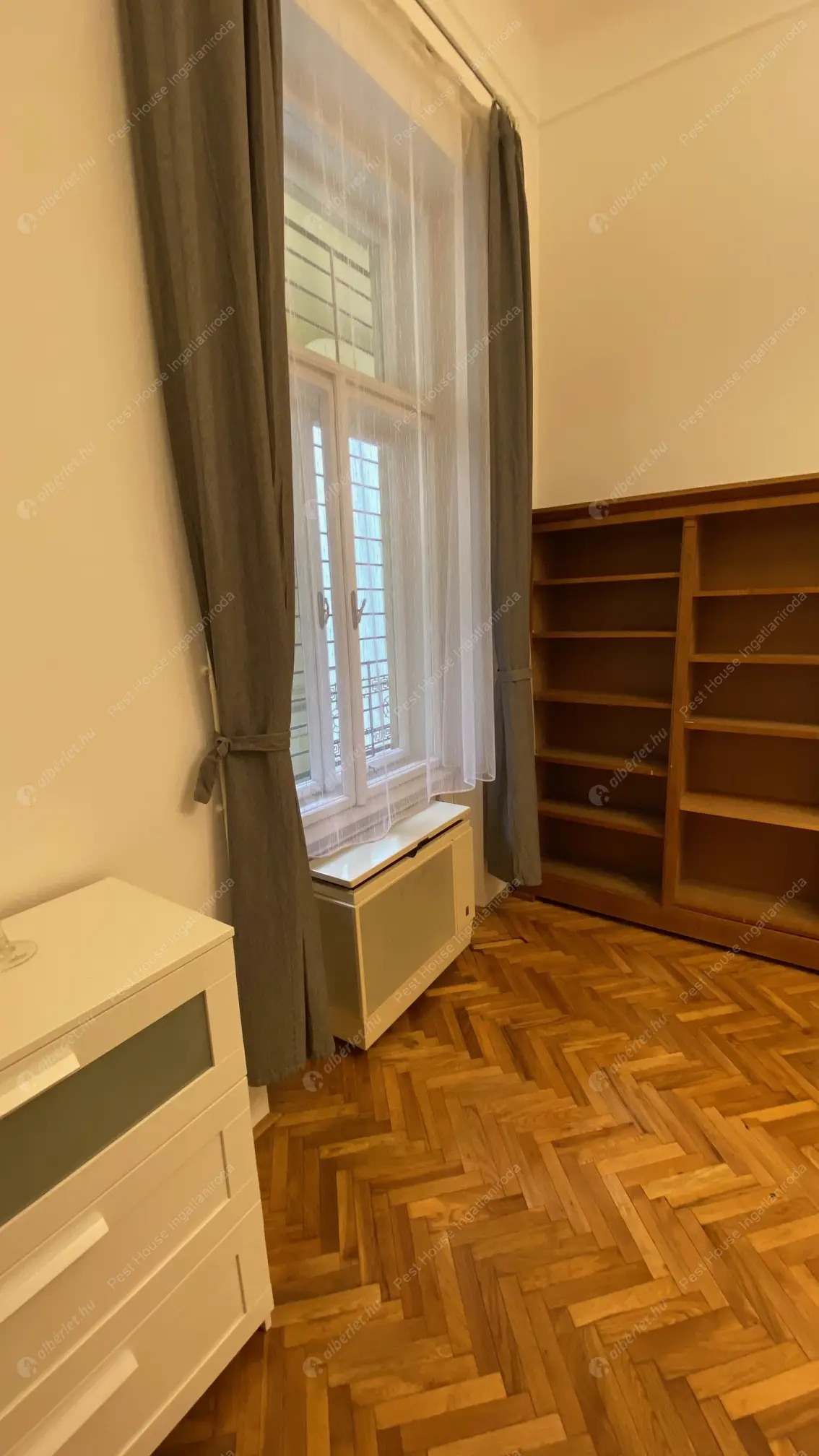 Kiadó albérlet 170000 Ft/hó áron: Budapest, I. kerület  Attila út. Mérete: 27 nm, 1 szobás | Alberlet.hu - 6580405