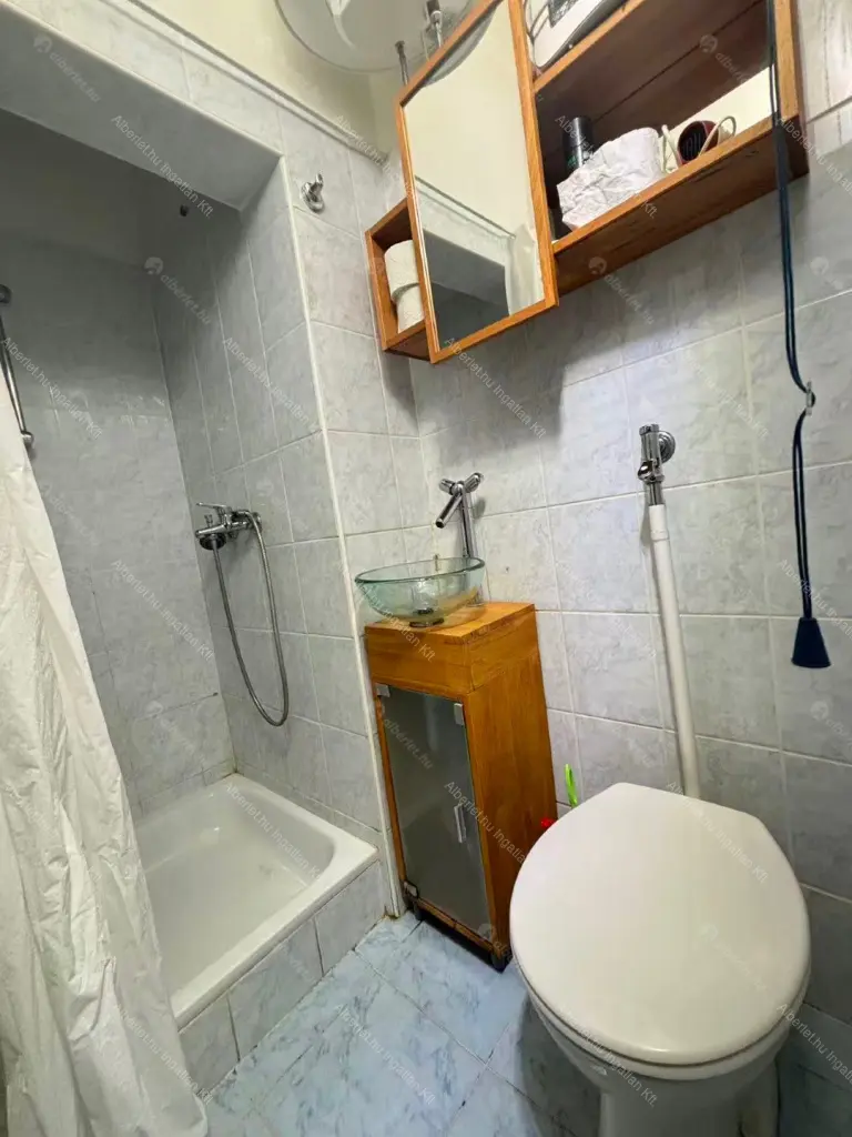 Kiadó albérlet 174000 Ft/hó áron: Budapest, I. kerület  Attila út. Mérete: 28 nm, 1 szobás | Alberlet.hu - 6666530