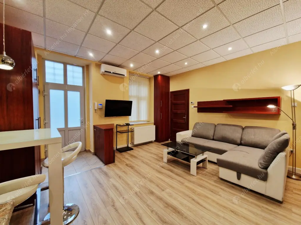 Kiadó albérlet 260000 Ft/hó áron: Budapest, I. kerület  Attila út. Mérete: 41 nm, 1 szobás | Alberlet.hu - 6596990