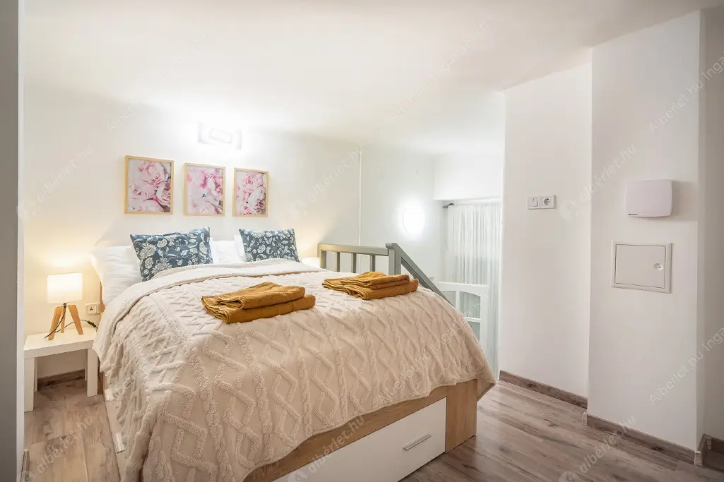 Kiadó albérlet 275000 Ft/hó áron: Budapest, I. kerület  Attila út. Mérete: 46 nm, 2 szobás | Alberlet.hu - 6631956