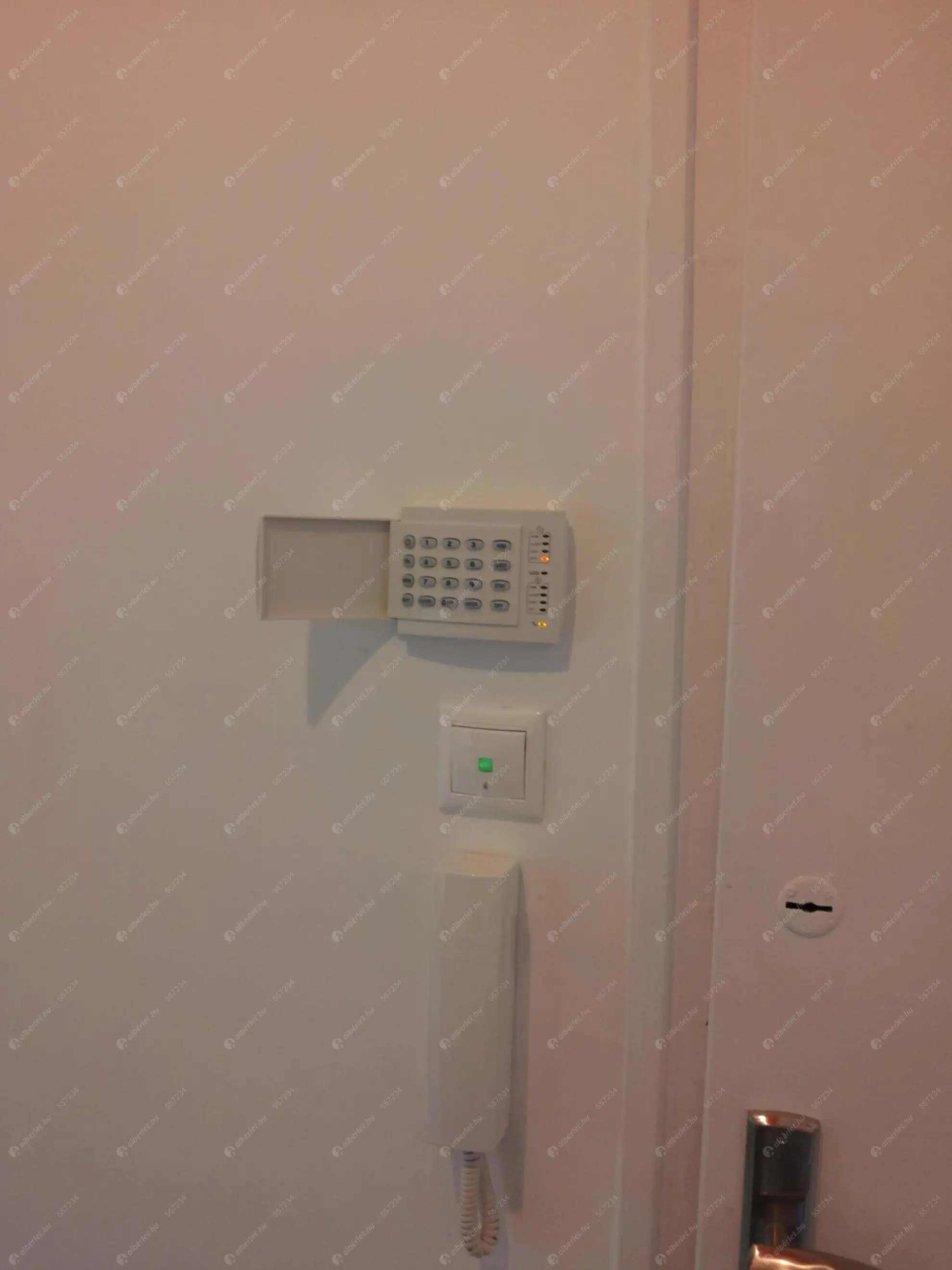 Kiadó albérlet 320000 Ft/hó áron: Budapest, I. kerület  Attila út. Mérete: 60 nm, 2 szobás | Alberlet.hu - 6579081