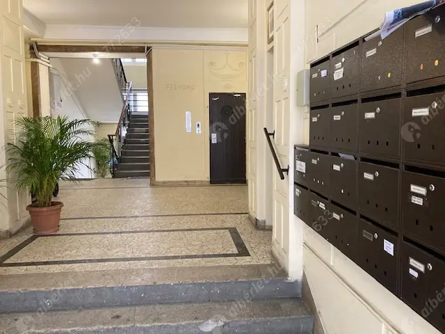 Kiadó albérlet 299000 Ft/hó áron: Budapest, I. kerület  Attila út. Mérete: 60 nm, 3 szobás | Alberlet.hu - 6621451