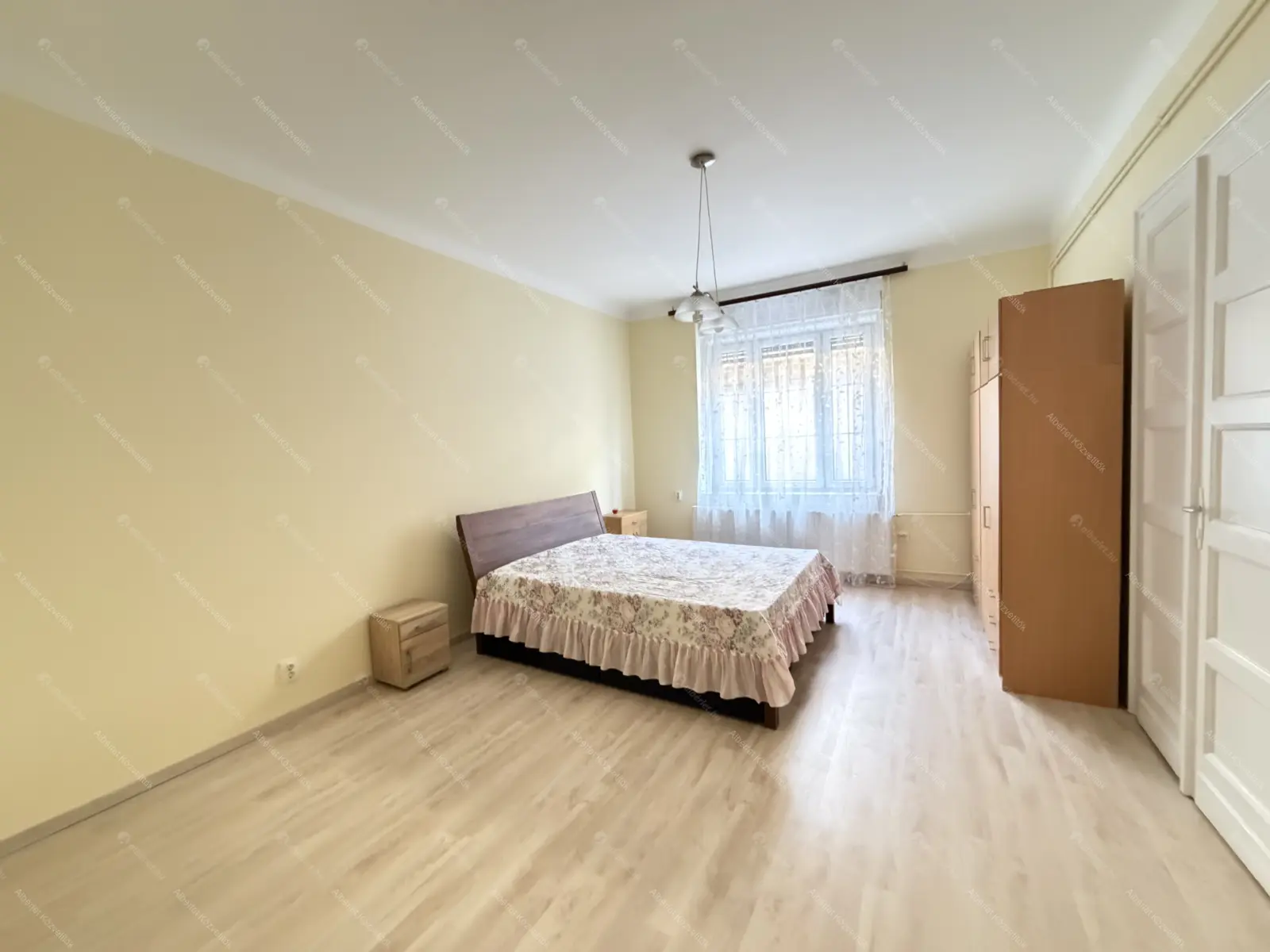 Kiadó albérlet 270000 Ft/hó áron: Budapest, I. kerület  Attila út. Mérete: 72 nm, 2 szobás | Alberlet.hu - 6702729