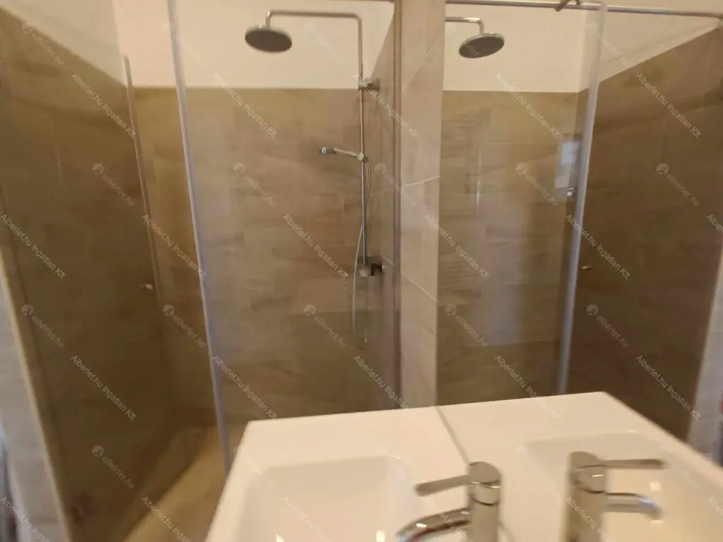 Kiadó albérlet 355000 Ft/hó áron: Budapest, I. kerület  Attila út. Mérete: 72 nm, 3 szobás | Alberlet.hu - 6109642