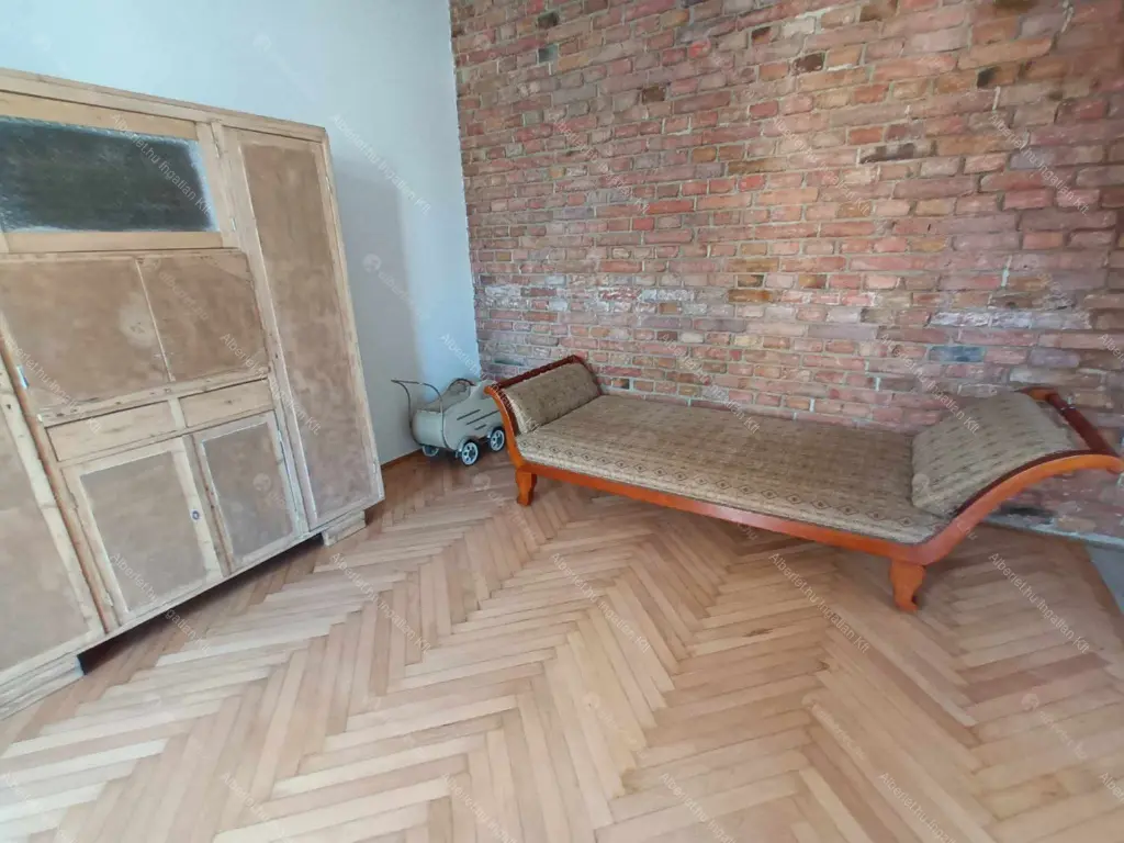 Kiadó albérlet 355000 Ft/hó áron: Budapest, I. kerület  Attila út. Mérete: 72 nm, 3 szobás | Alberlet.hu - 6109643