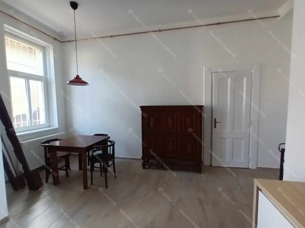 Kiadó albérlet 355000 Ft/hó áron: Budapest, I. kerület  Attila út. Mérete: 72 nm, 3 szobás | Alberlet.hu - 6109644