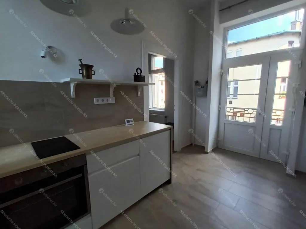 Kiadó albérlet 355000 Ft/hó áron: Budapest, I. kerület  Attila út. Mérete: 72 nm, 3 szobás | Alberlet.hu - 6109652