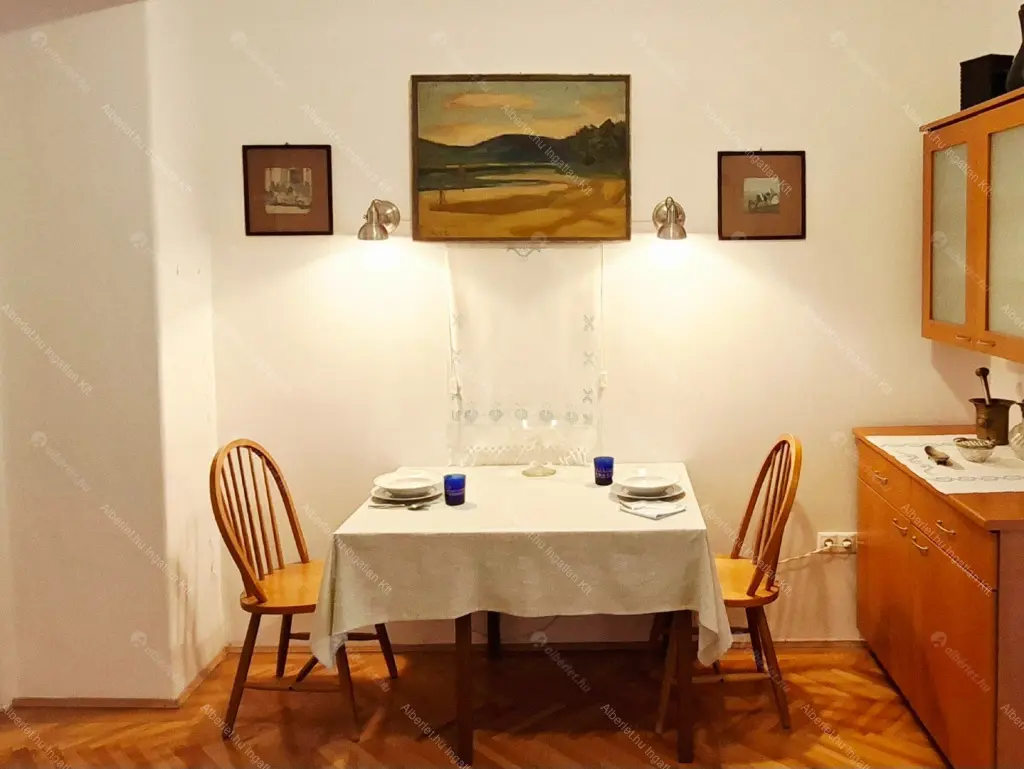 Kiadó albérlet 350000 Ft/hó áron: Budapest, I. kerület  Attila út. Mérete: 75 nm, 2 szobás | Alberlet.hu - 6692402