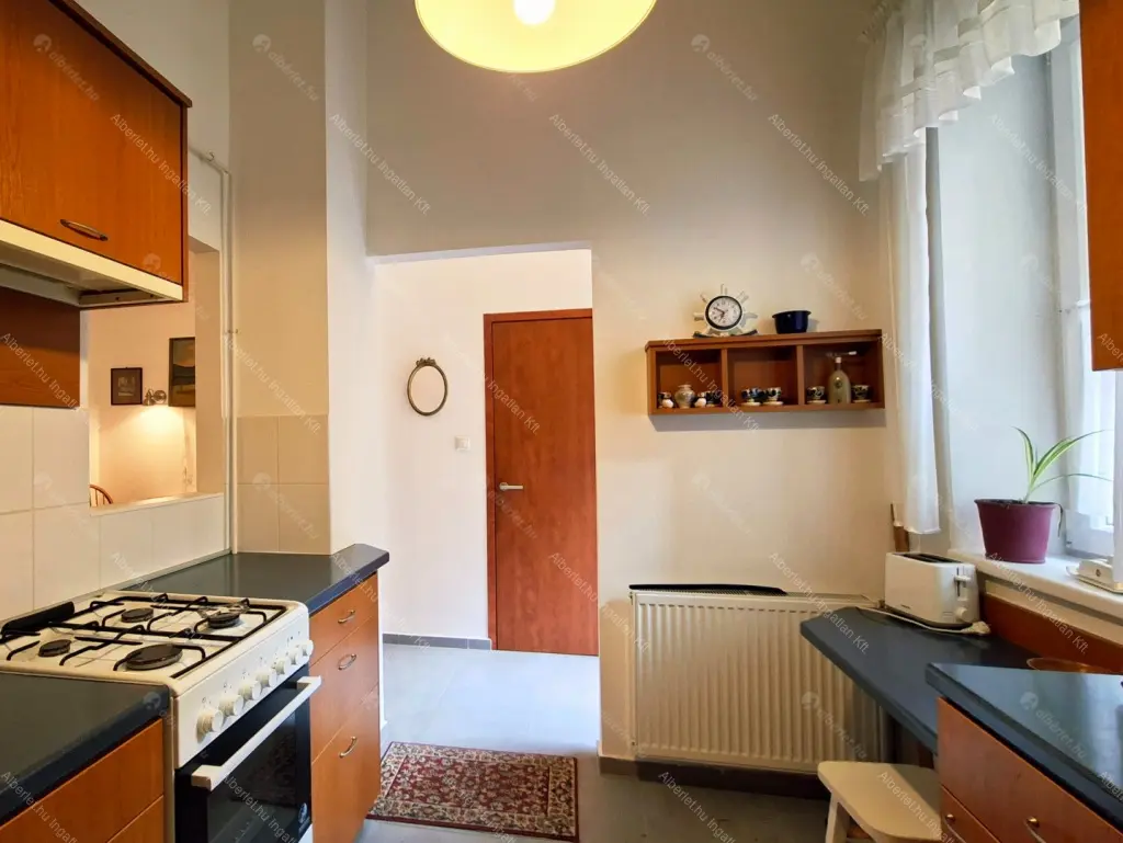 Kiadó albérlet 350000 Ft/hó áron: Budapest, I. kerület  Attila út. Mérete: 75 nm, 2 szobás | Alberlet.hu - 6692403