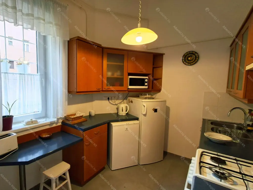 Kiadó albérlet 350000 Ft/hó áron: Budapest, I. kerület  Attila út. Mérete: 75 nm, 2 szobás | Alberlet.hu - 6692404