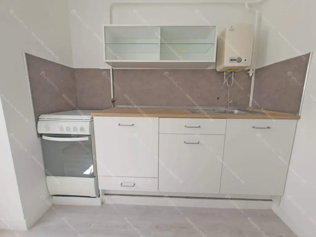 Kiadó albérlet 470000 Ft/hó áron: Budapest, I. kerület  Attila út. Mérete: 80 nm, 4 szobás | Alberlet.hu - 6689224