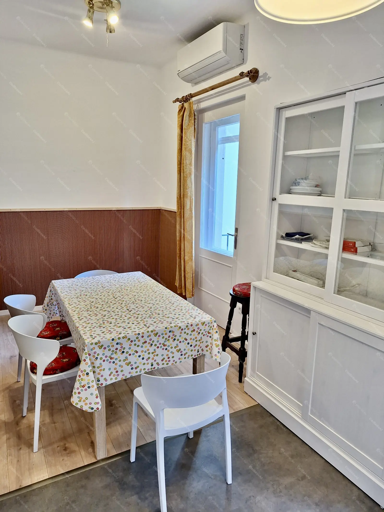 Kiadó albérlet 328000 Ft/hó áron: Budapest, I. kerület  Attila út. Mérete: 83 nm, 2 szobás | Alberlet.hu - 6668659