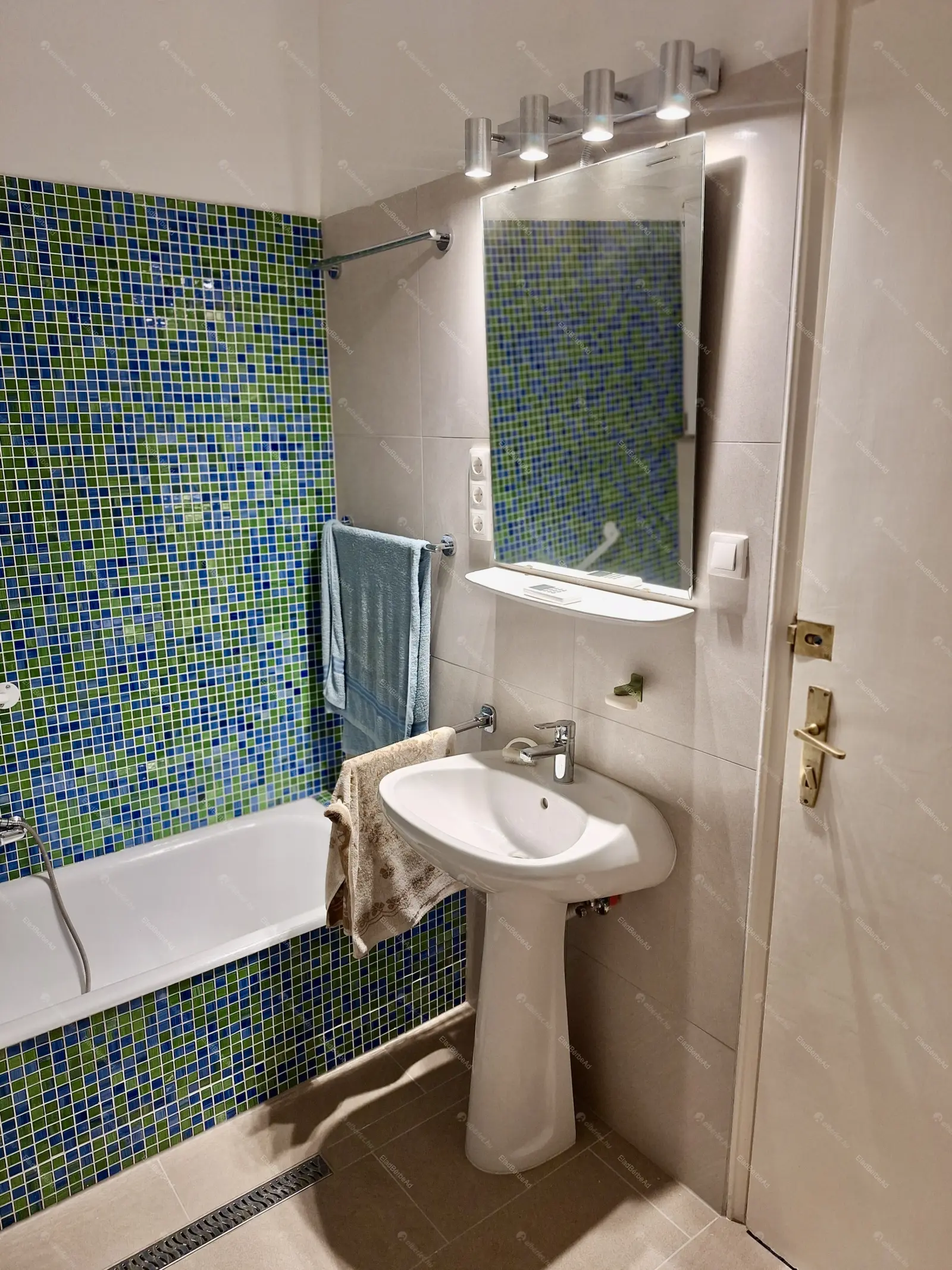 Kiadó albérlet 328000 Ft/hó áron: Budapest, I. kerület  Attila út. Mérete: 83 nm, 2 szobás | Alberlet.hu - 6668670