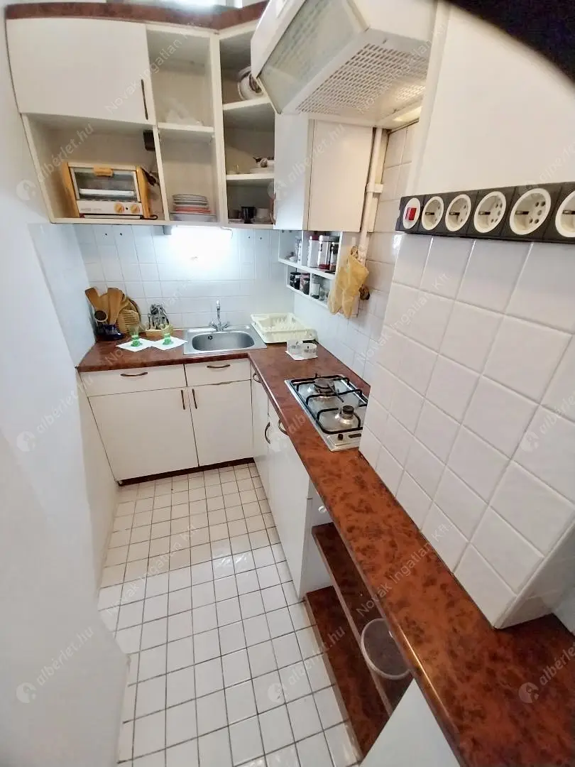Kiadó albérlet 200000 Ft/hó áron: Budapest, I. kerület  Avar utca. Mérete: 37 nm, 1 szobás | Alberlet.hu - 6595021