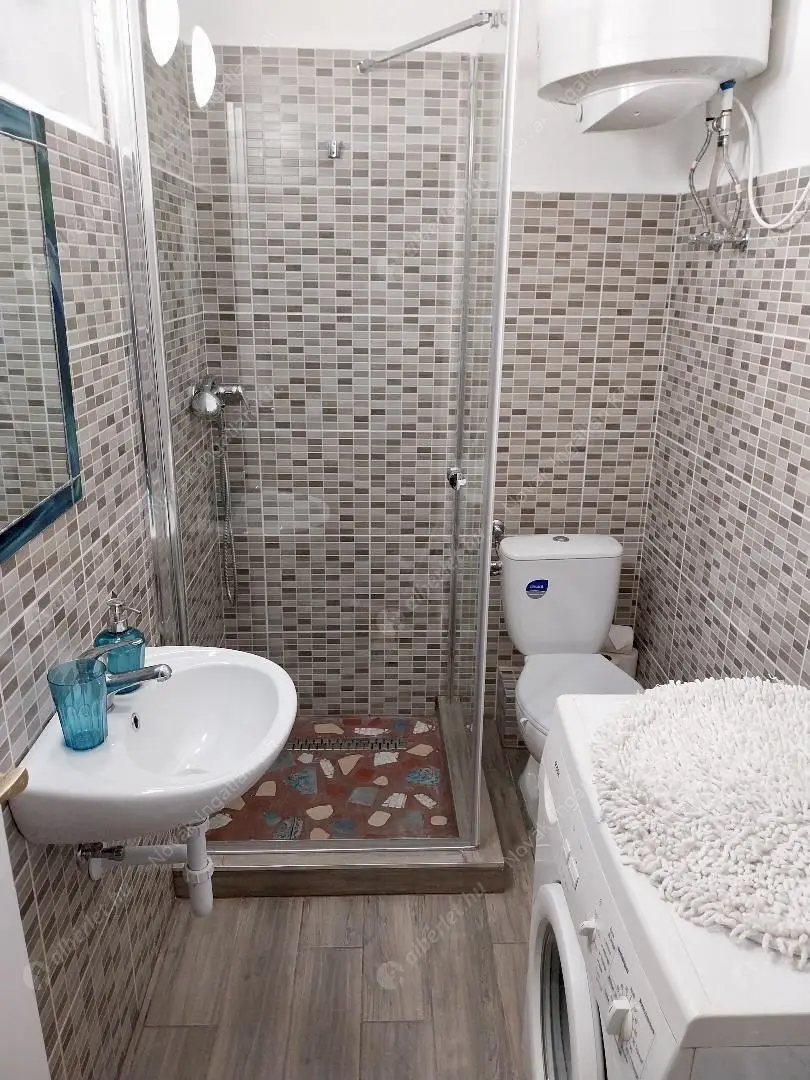 Kiadó albérlet 200000 Ft/hó áron: Budapest, I. kerület  Avar utca. Mérete: 37 nm, 1 szobás | Alberlet.hu - 6595024