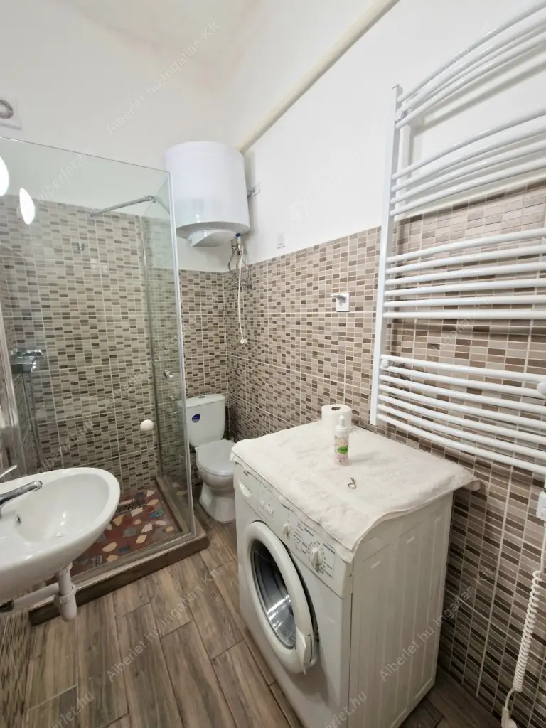 Kiadó albérlet 210000 Ft/hó áron: Budapest, I. kerület  Avar utca. Mérete: 39 nm, 1 szobás | Alberlet.hu - 6577399